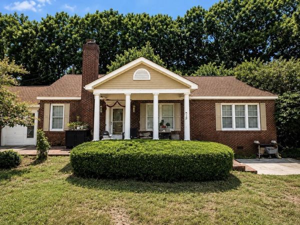 1713 Jackson Rd, Florence, AL 35630