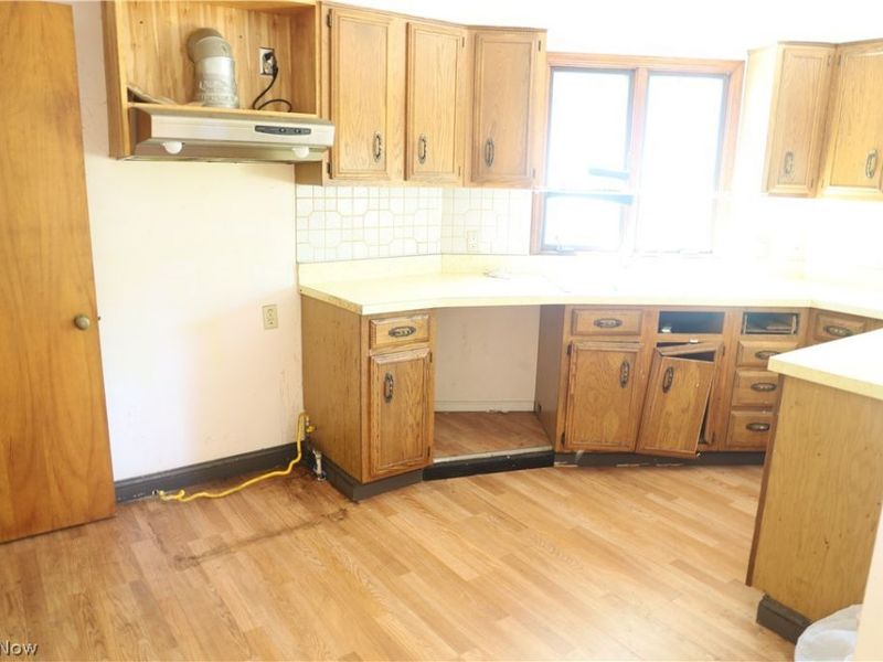 18613 Harlan Dr. Drive, Maple Heights, OH 44137 Photo 10