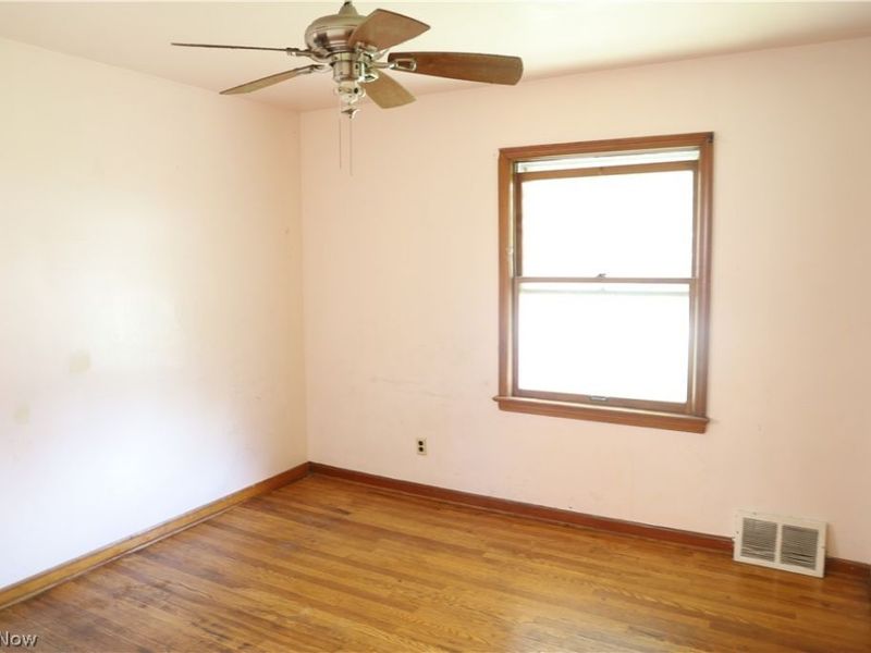 18613 Harlan Dr. Drive, Maple Heights, OH 44137 Photo 13