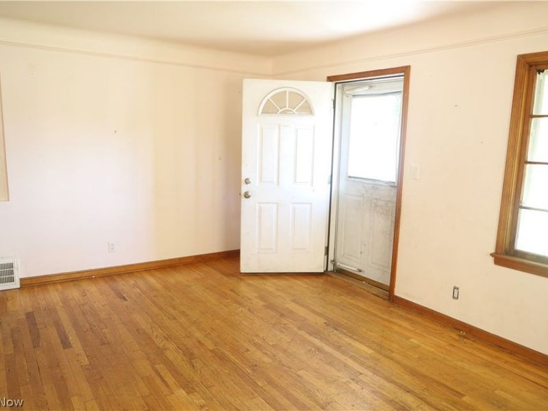 18613 Harlan Dr. Drive, Maple Heights, OH 44137 Photo 7