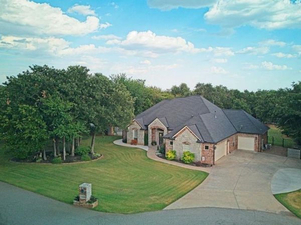 2422 Blackoak Court, Blanchard, OK 73010