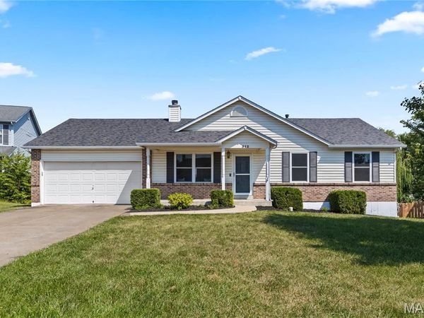 512 Spring Water Drive , Wentzville, MO 63385