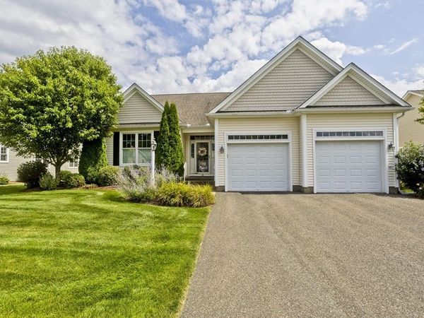 26 Bluegrass Dr, Unit 26, East Longmeadow, MA 01028