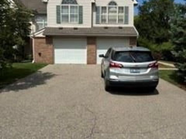 531 Brookfield Drive N, Unit 81, Westland, Mi 48185