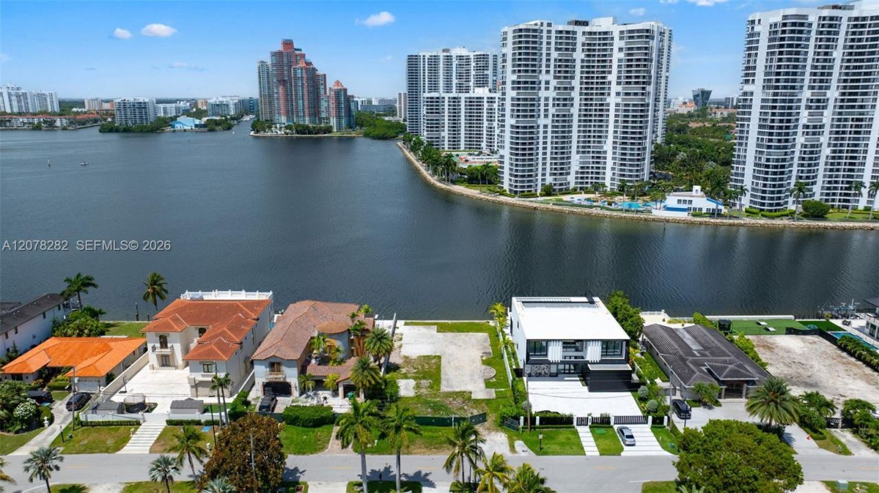 18970 N Bay Rd , Sunny Isles Beach, FL 33160 Photo