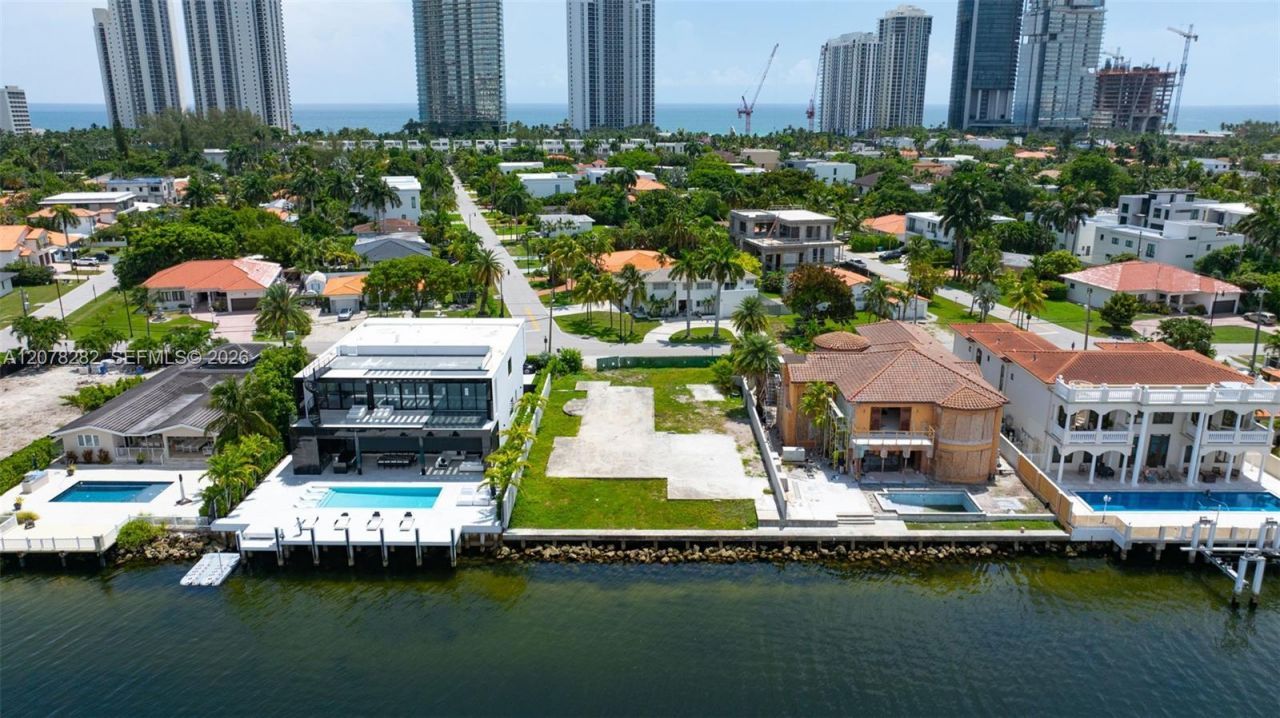 18970 N Bay Rd , Sunny Isles Beach, FL 33160 Photo