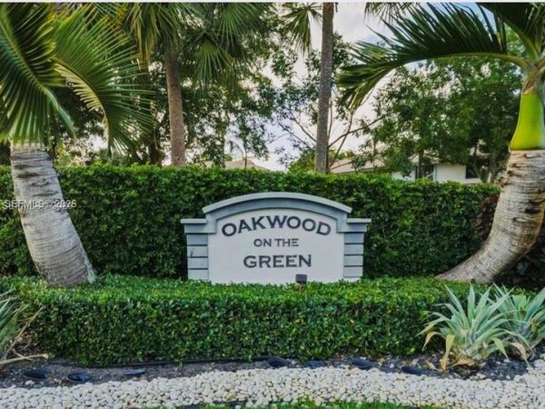 9835 Riverside Dr, Unit 7-39, Coral Springs, FL 33071