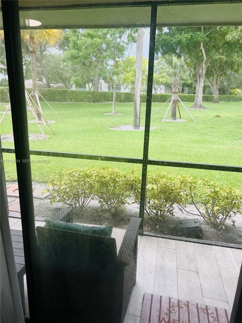 9835 Riverside Dr, Unit 7-39, Coral Springs, FL 33071 Photo