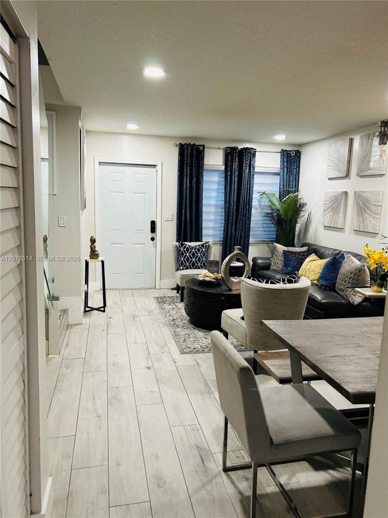 9835 Riverside Dr, Unit 7-39, Coral Springs, FL 33071 Photo