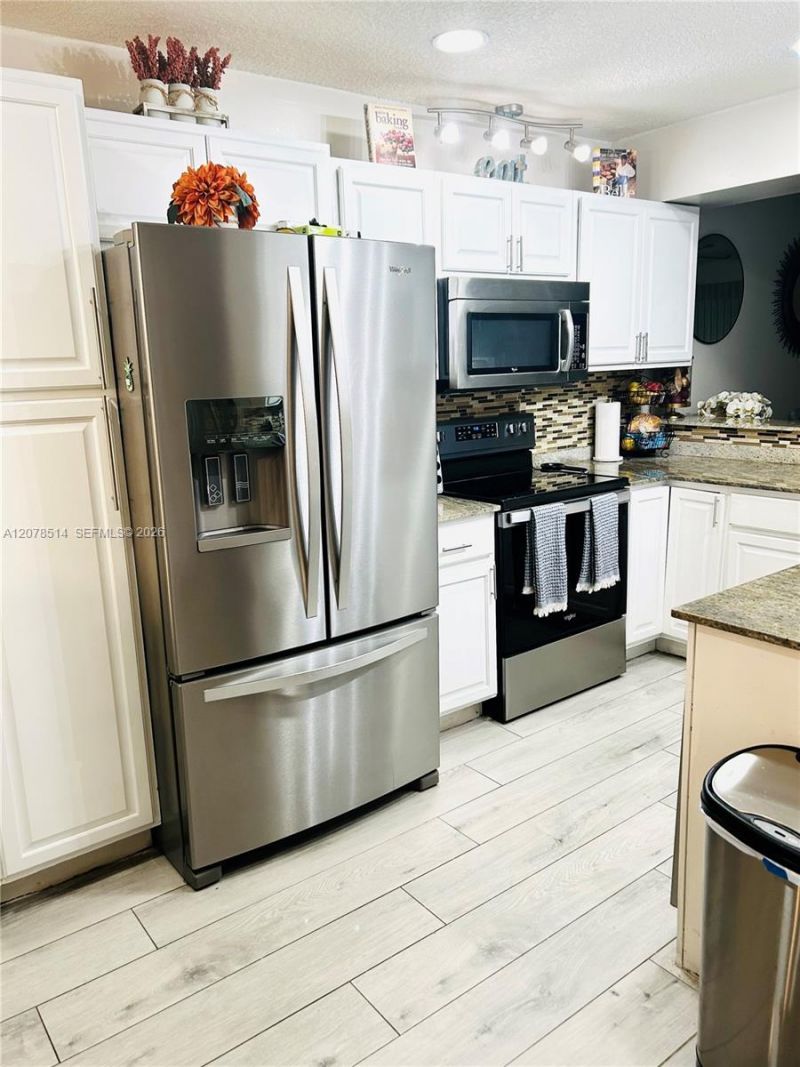 9835 Riverside Dr, Unit 7-39, Coral Springs, FL 33071 Photo