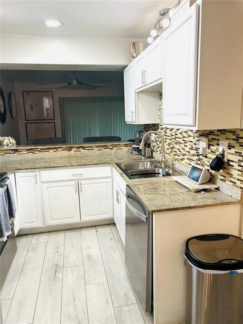 9835 Riverside Dr, Unit 7-39, Coral Springs, FL 33071 Photo
