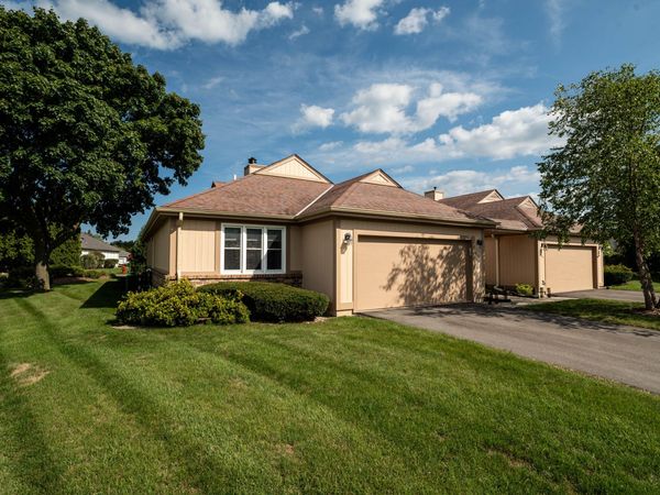 627 W Aspenwood Ct, Bayside, WI 53217