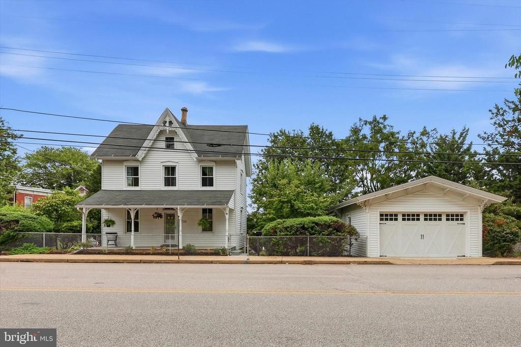 733 MAIN STREET, BROOKHAVEN, PA 19015