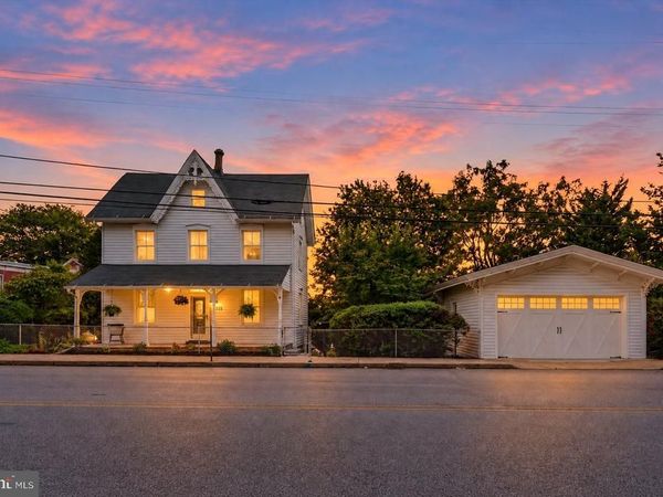 733 MAIN STREET, BROOKHAVEN, PA 19015