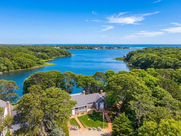 50 Shaker Ln, Falmouth, MA 02536