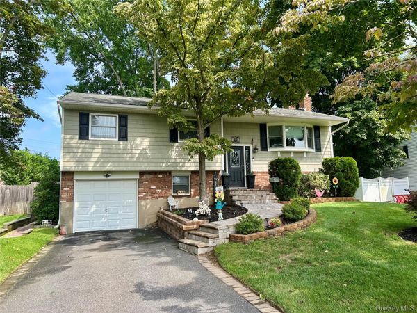 49 McKinley Street, Saint James, NY 11780