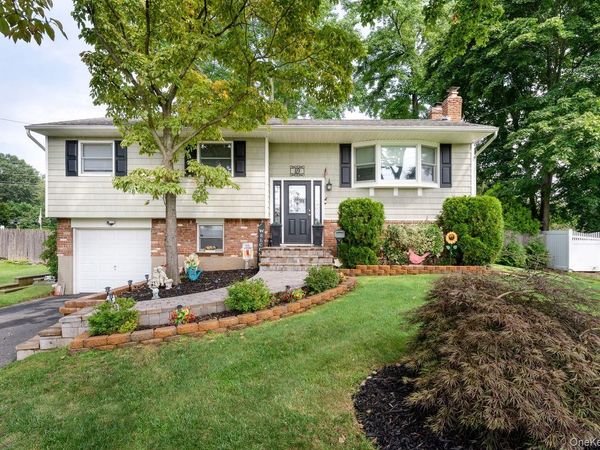 49 McKinley Street, Saint James, NY 11780