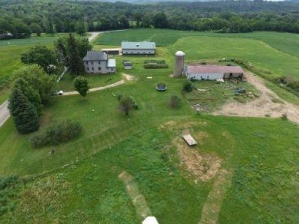 S6837 Crest Road, Hillpoint, WI 53937