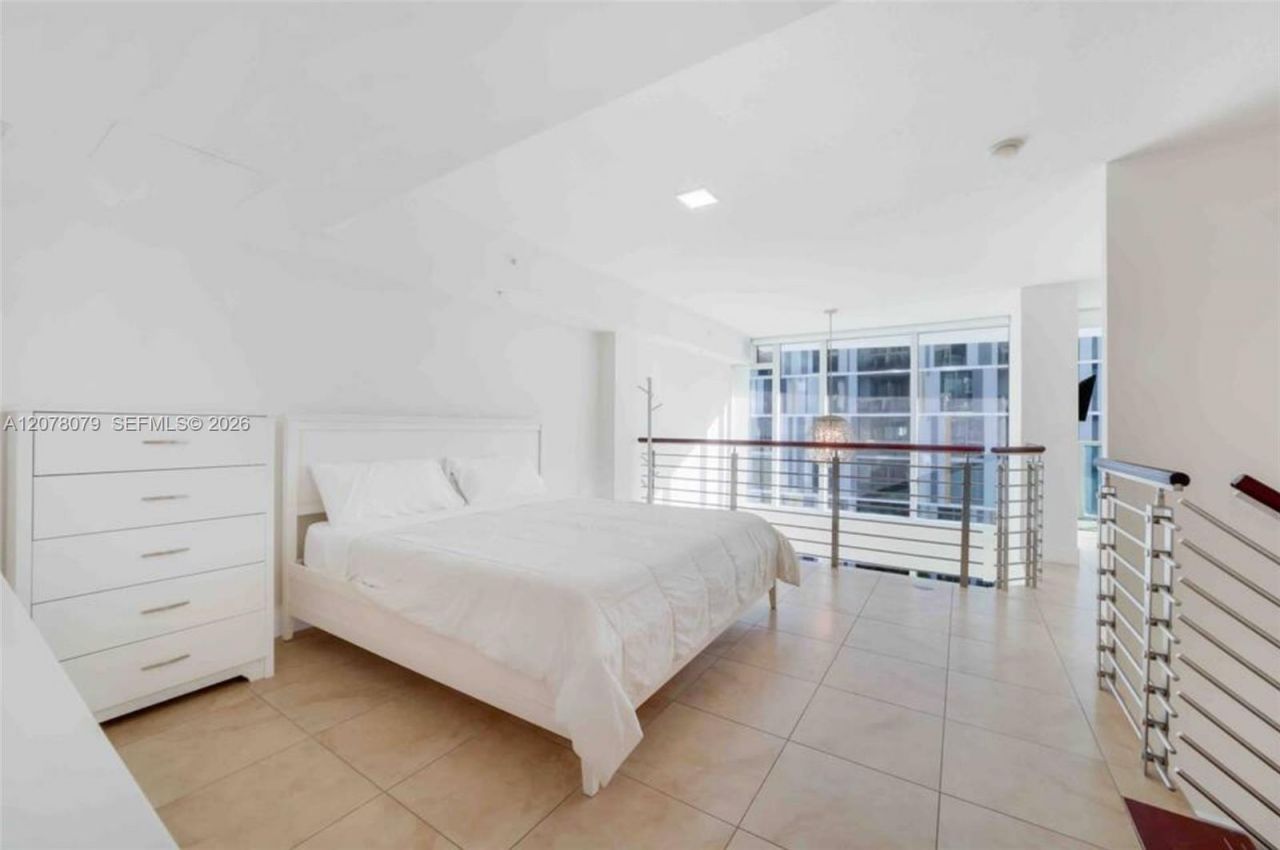 41 SE 5th St, Unit 408, Miami, FL 33131 Photo