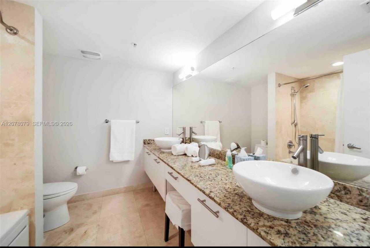41 SE 5th St, Unit 408, Miami, FL 33131 Photo