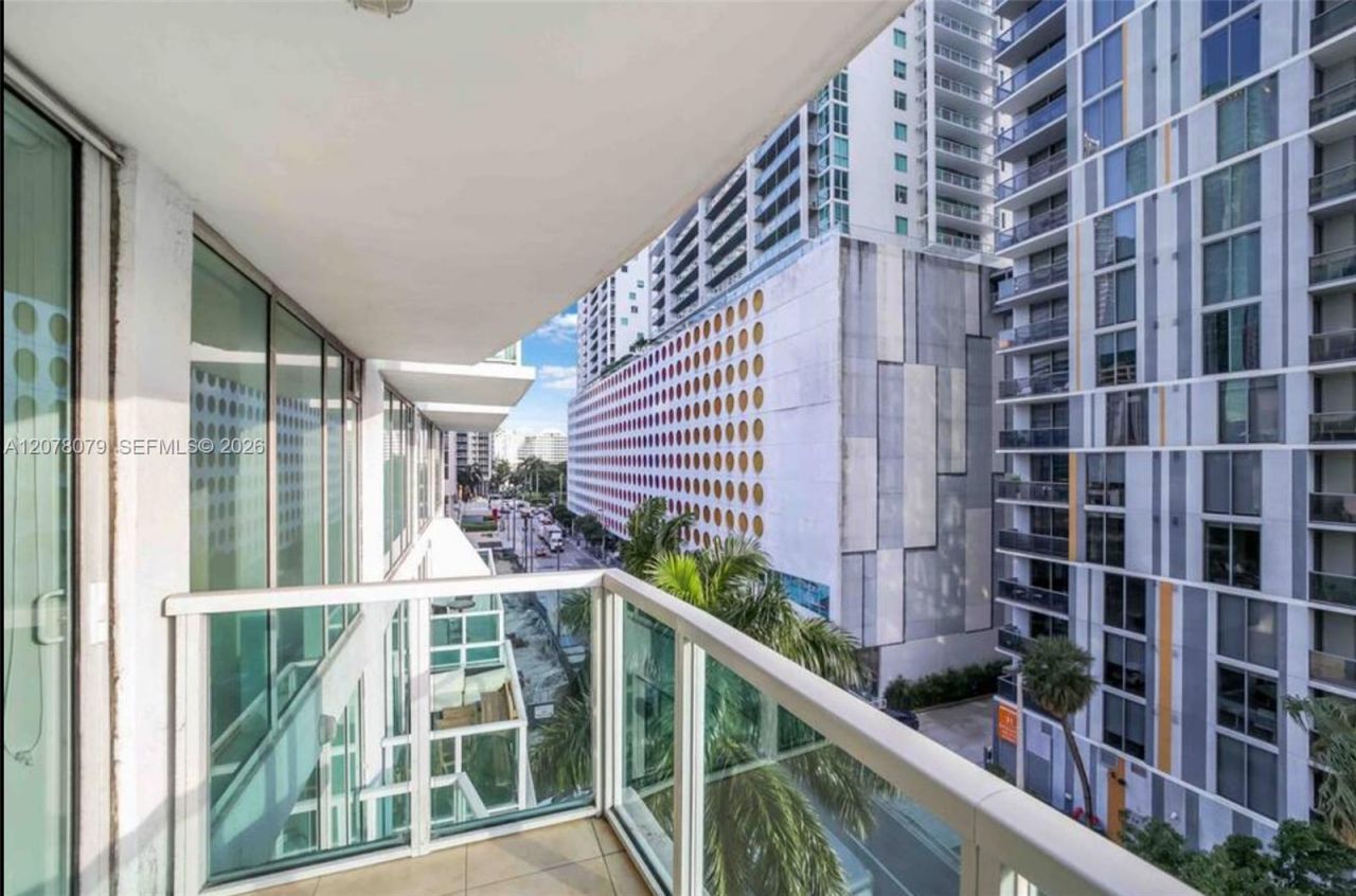 41 SE 5th St, Unit 408, Miami, FL 33131 Photo