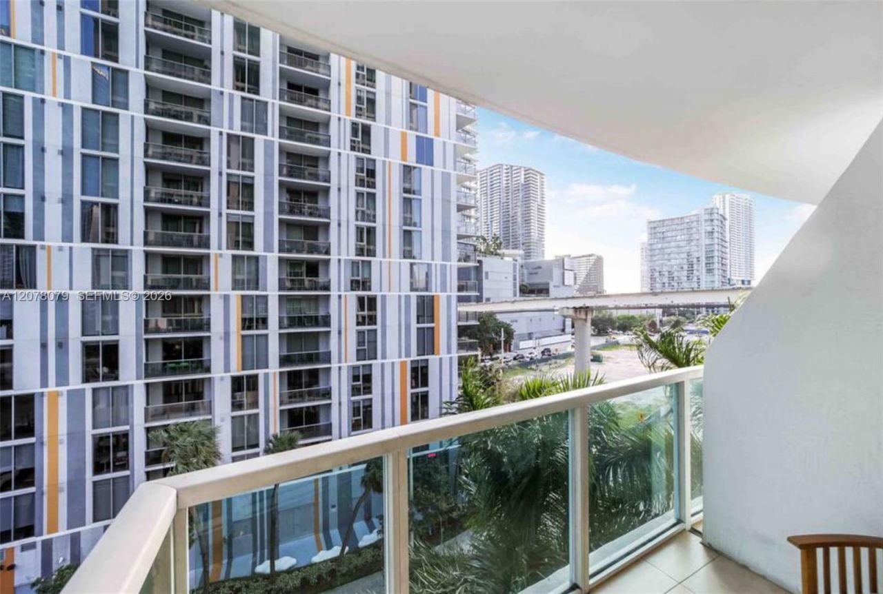 41 SE 5th St, Unit 408, Miami, FL 33131 Photo
