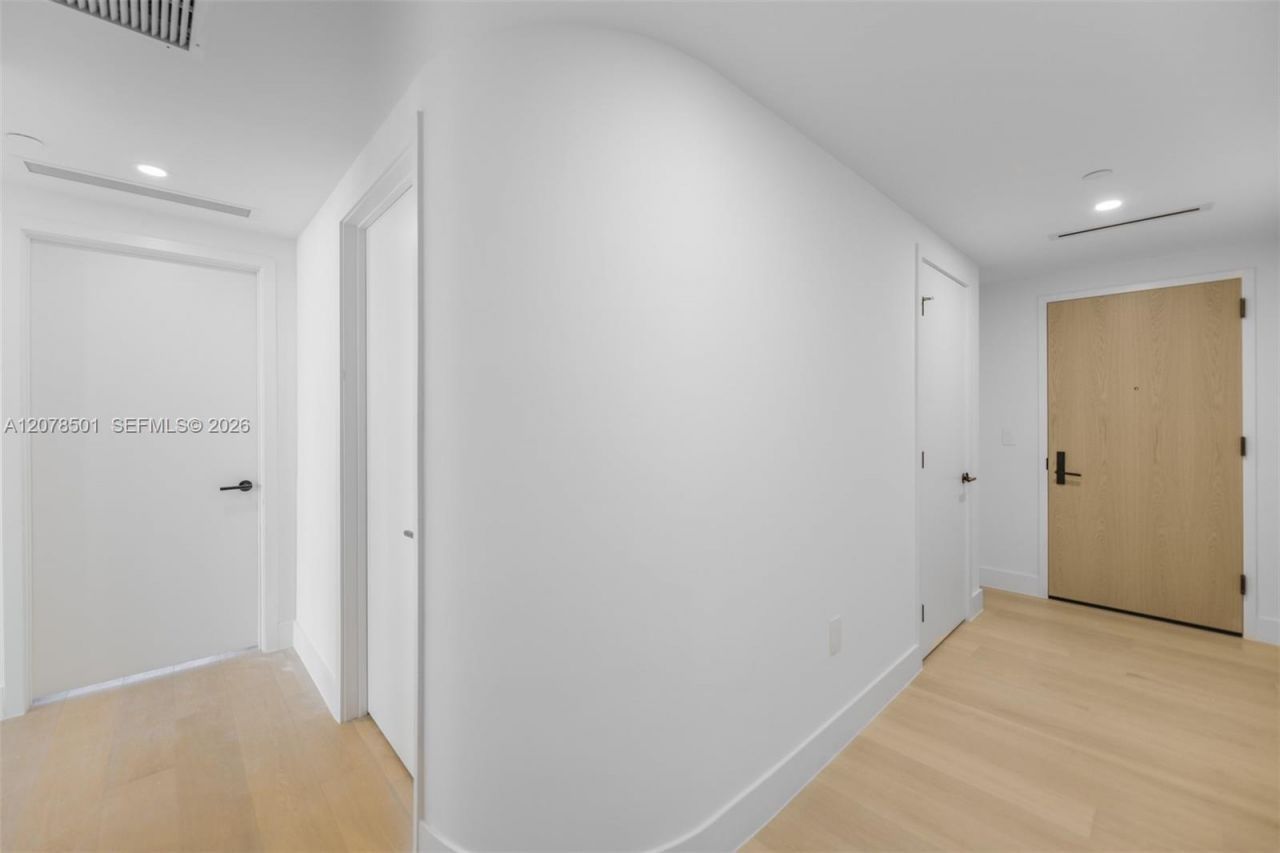 1176 97th St, Unit 204, Bay Harbor Islands, FL 33154 Photo