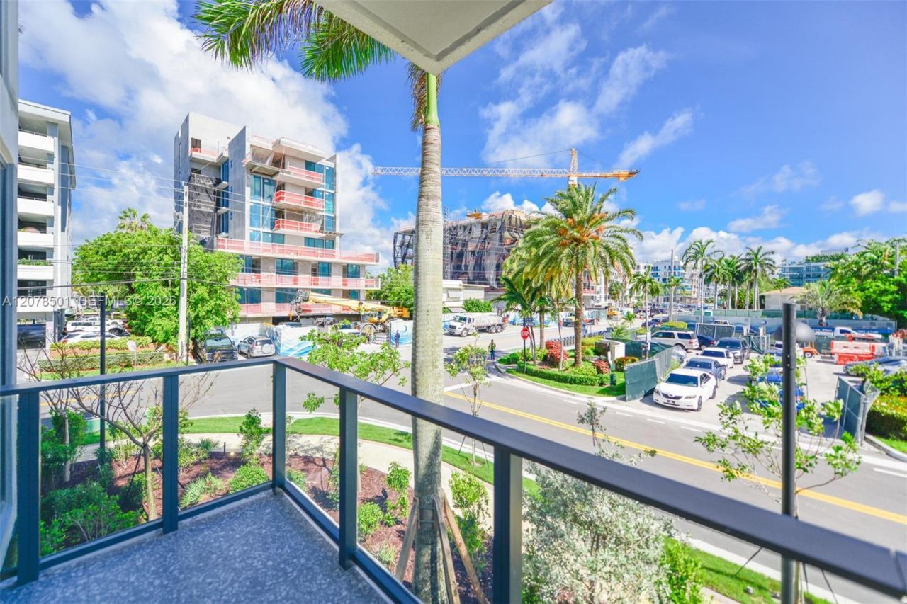 1176 97th St, Unit 204, Bay Harbor Islands, FL 33154 Photo