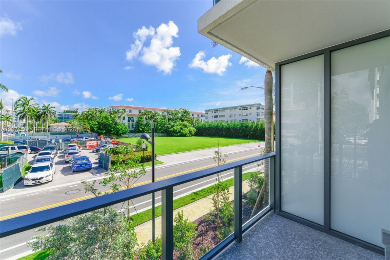 1176 97th St, Unit 204, Bay Harbor Islands, FL 33154 Photo