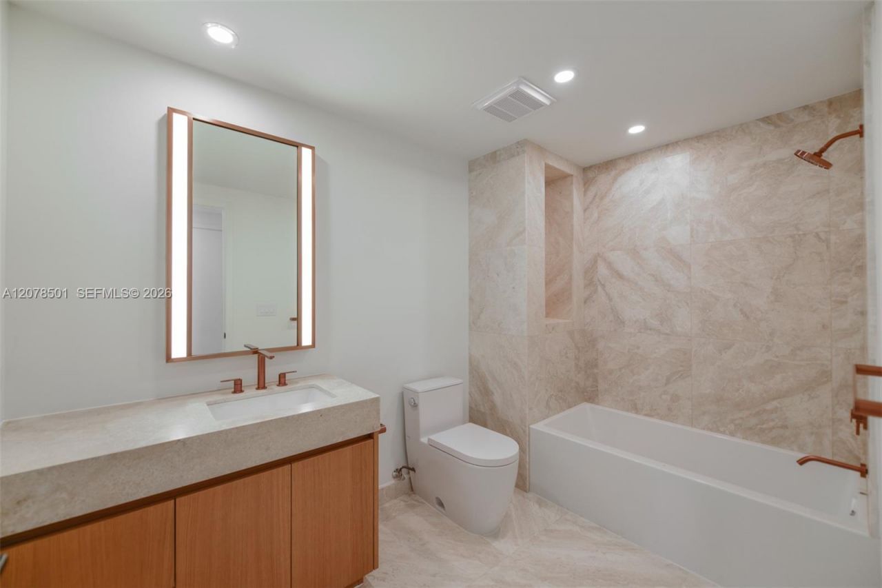 1176 97th St, Unit 204, Bay Harbor Islands, FL 33154 Photo