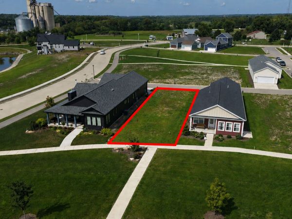 4 Lilac Lane , Ottawa, IL 61350