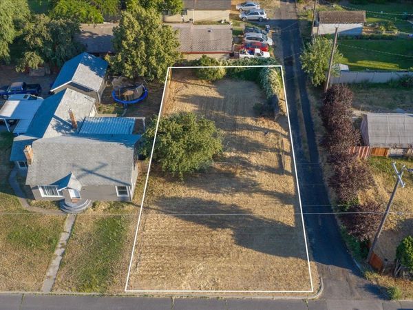 1222 E Marietta Ave, Spokane, WA 99207