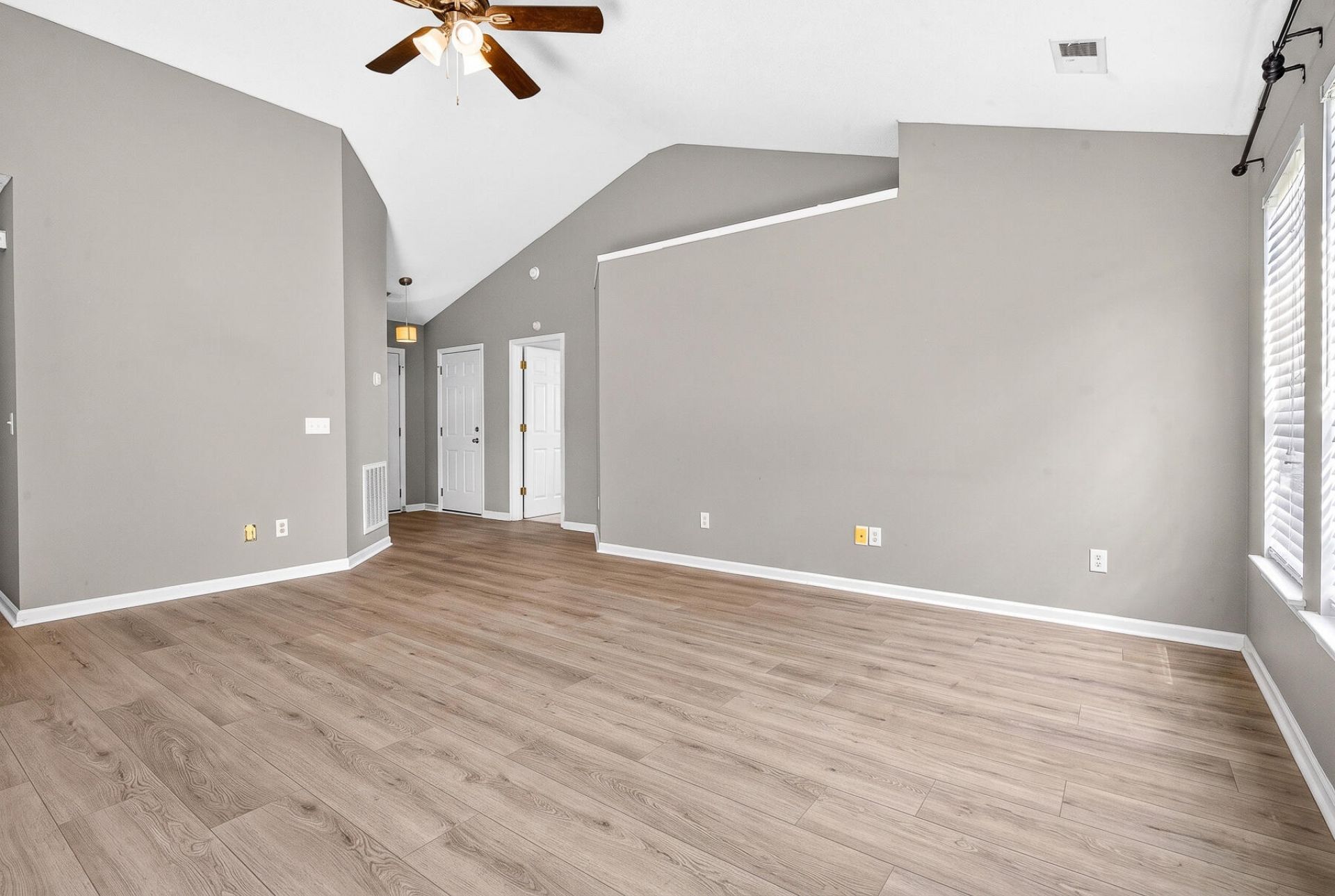 217 Barnwell Street Photo 13