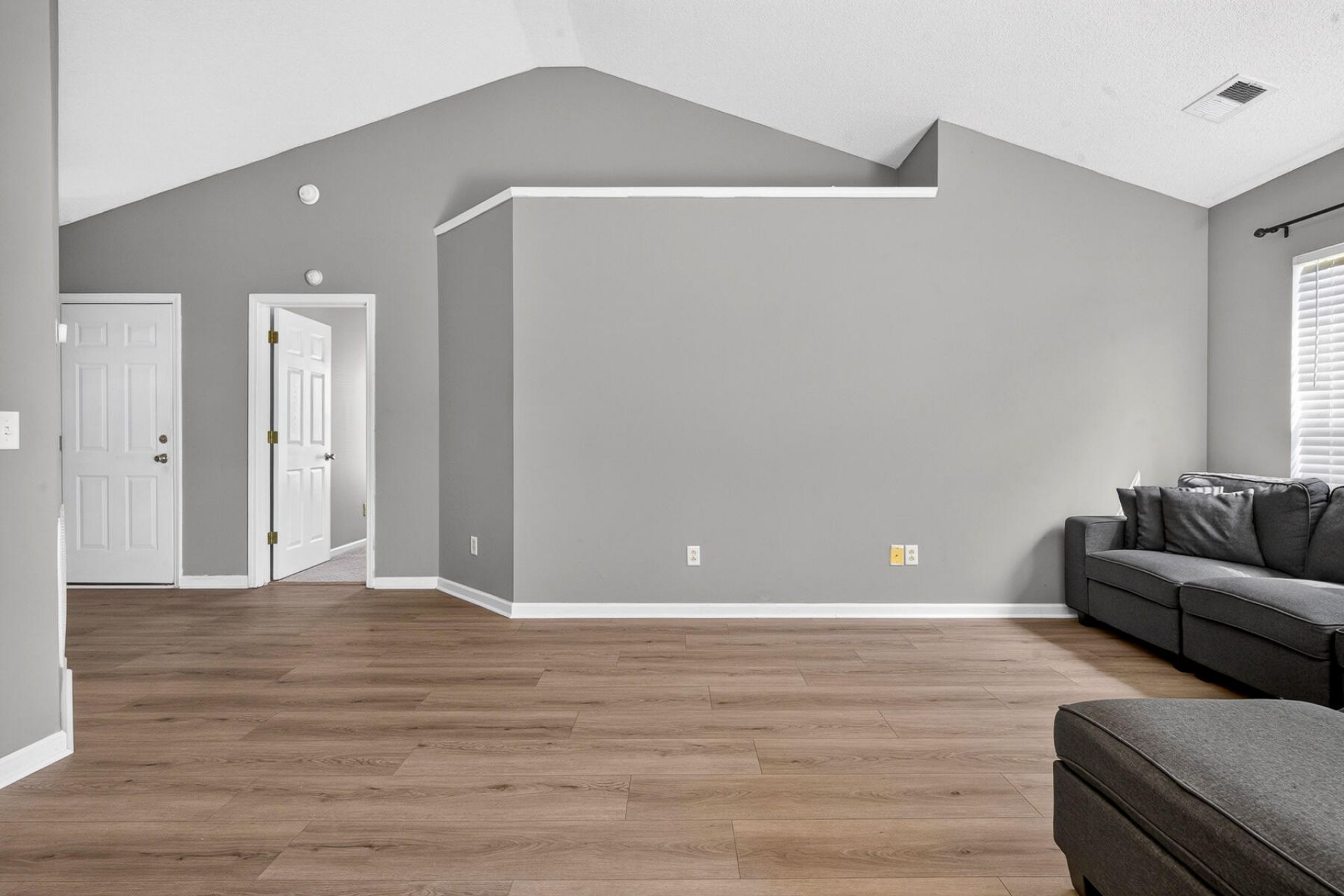 217 Barnwell Street Photo 14