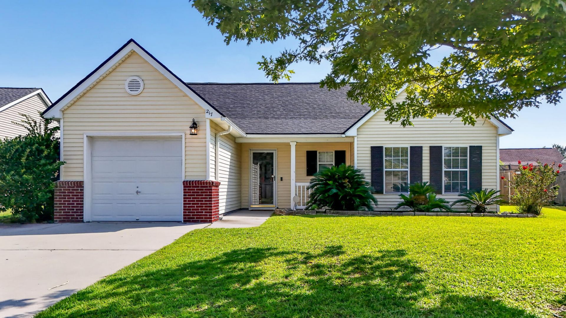 217 Barnwell Street Photo 5