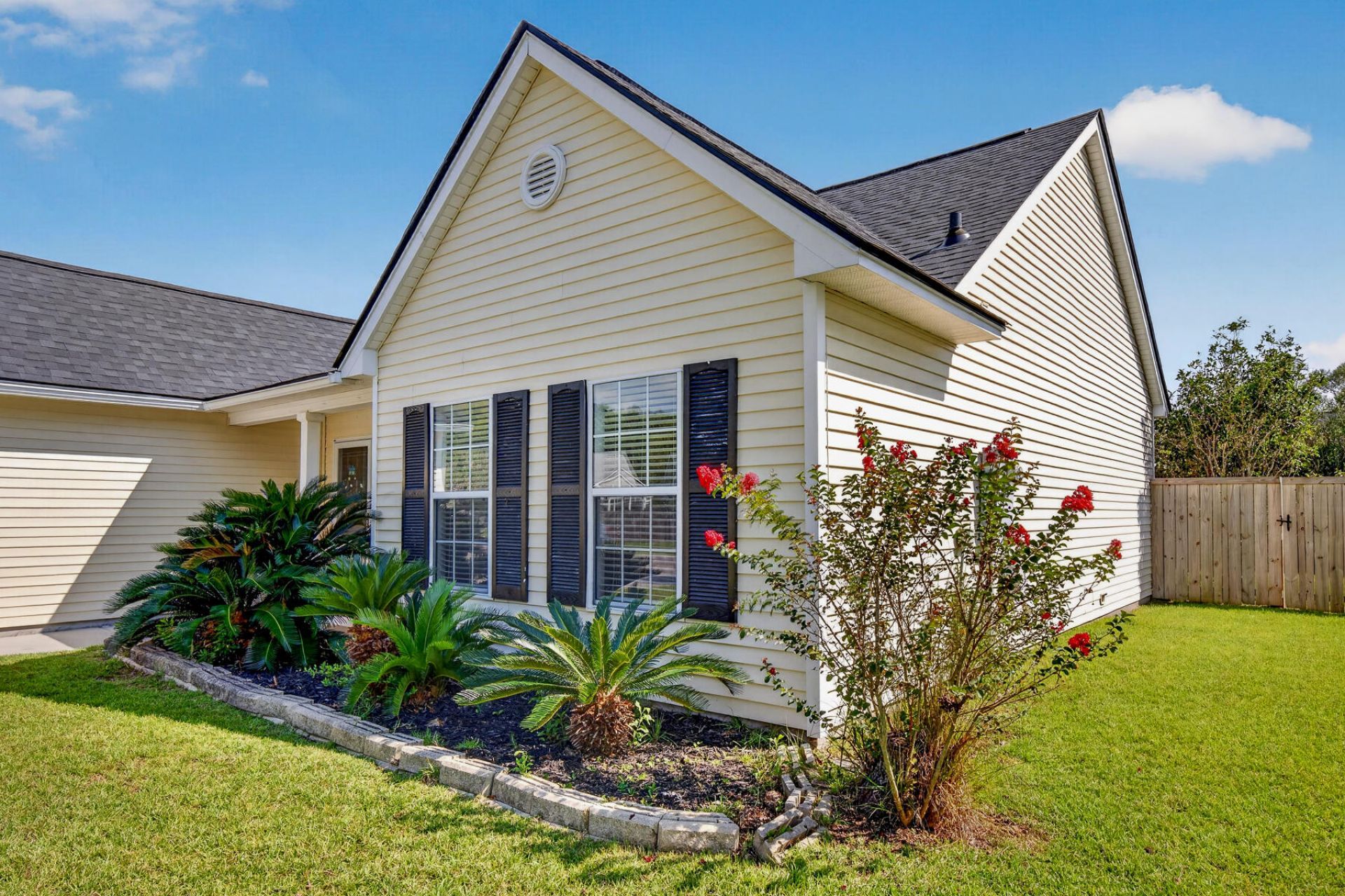 217 Barnwell Street Photo 6