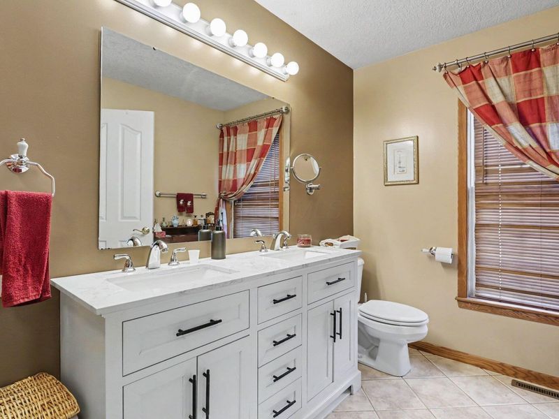 755 Quarry View Drive, Heath, OH 43056 Photo 17