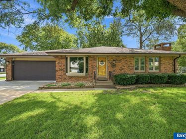 5000 Canterbury Lane, Lincoln, NE 68512