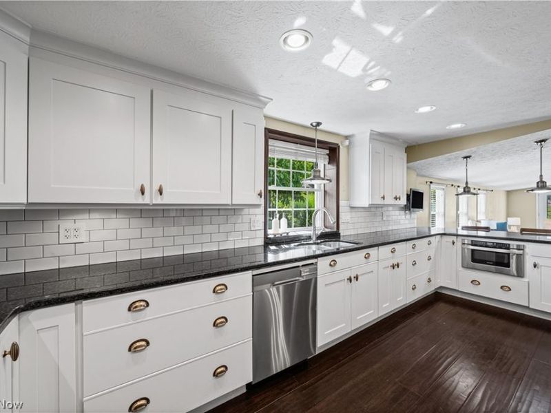330 Perry Road, Tallmadge, OH 44278 Photo 14