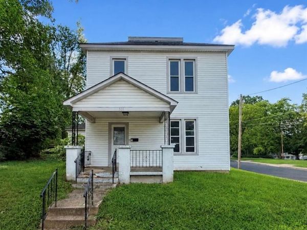 501 S Washington Street , Farmington, MO 63640
