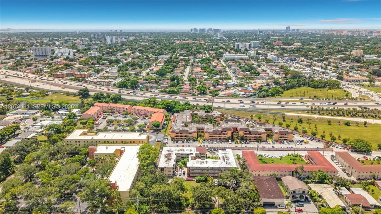2441 NW 13th St, Unit 67, Miami, FL 33125 Photo
