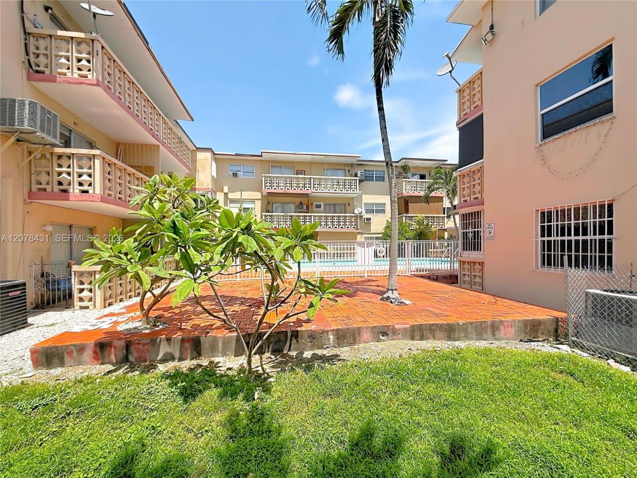 2441 NW 13th St , Unit 67, Miami, FL 33125 Photo