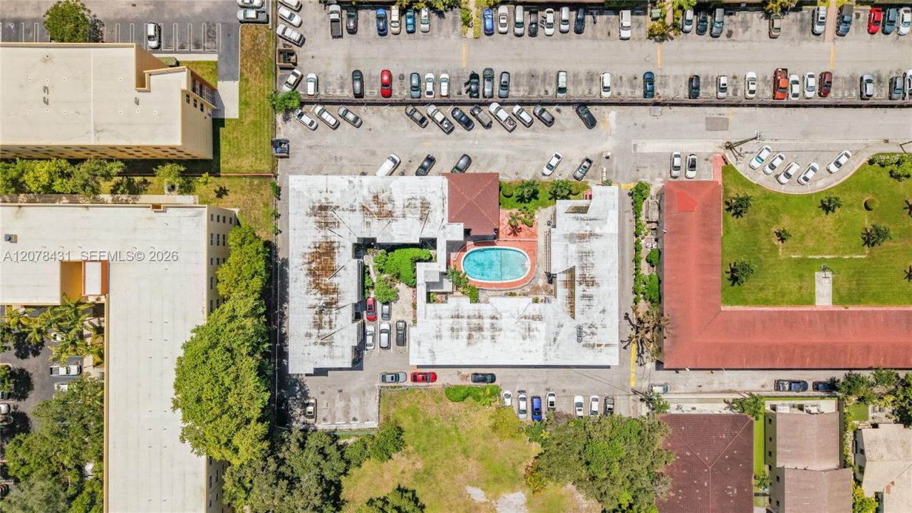 2441 NW 13th St , Unit 67, Miami, FL 33125 Photo