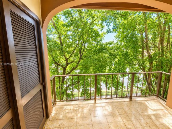 10850 W Flagler St , Unit D314, Sweetwater, FL 33174