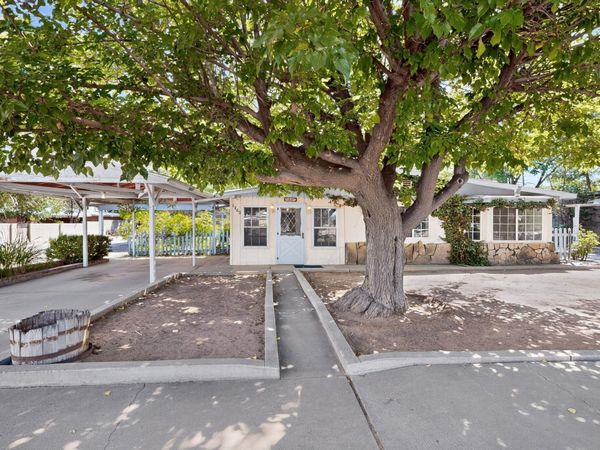 1860 Elena Circle SW, Albuquerque, NM 87105