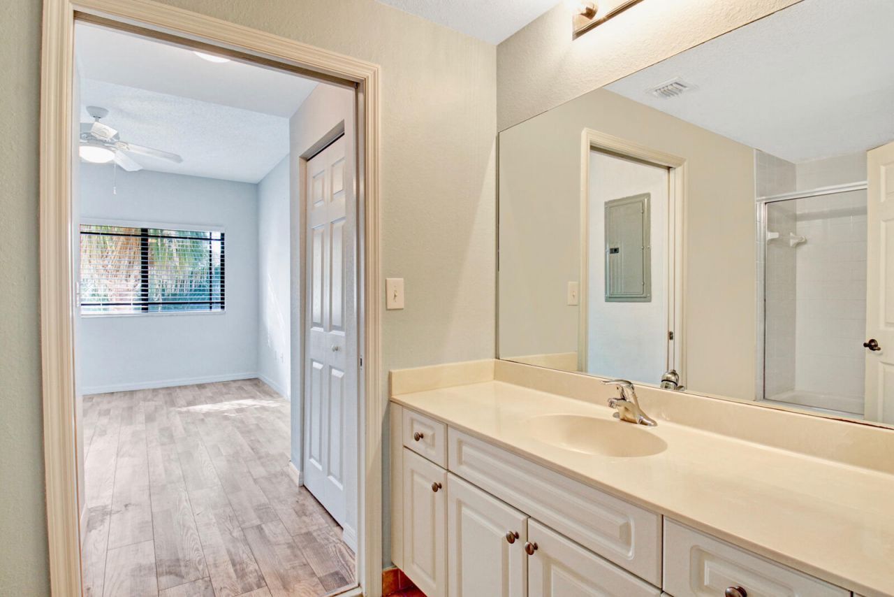 2801 Sarento Place, Unit 304, Palm Beach Gardens, FL 33410 Photo