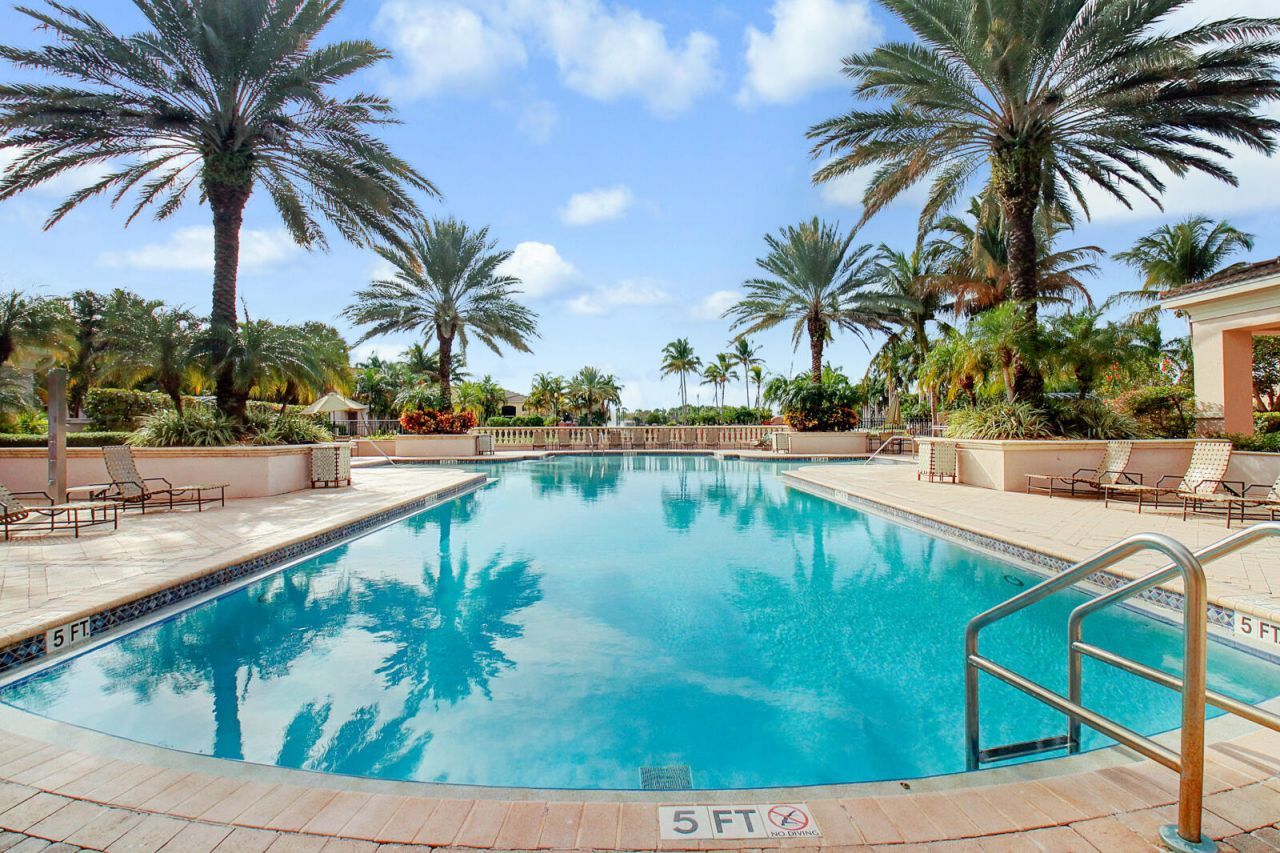 2801 Sarento Place, Unit 304, Palm Beach Gardens, FL 33410 Photo