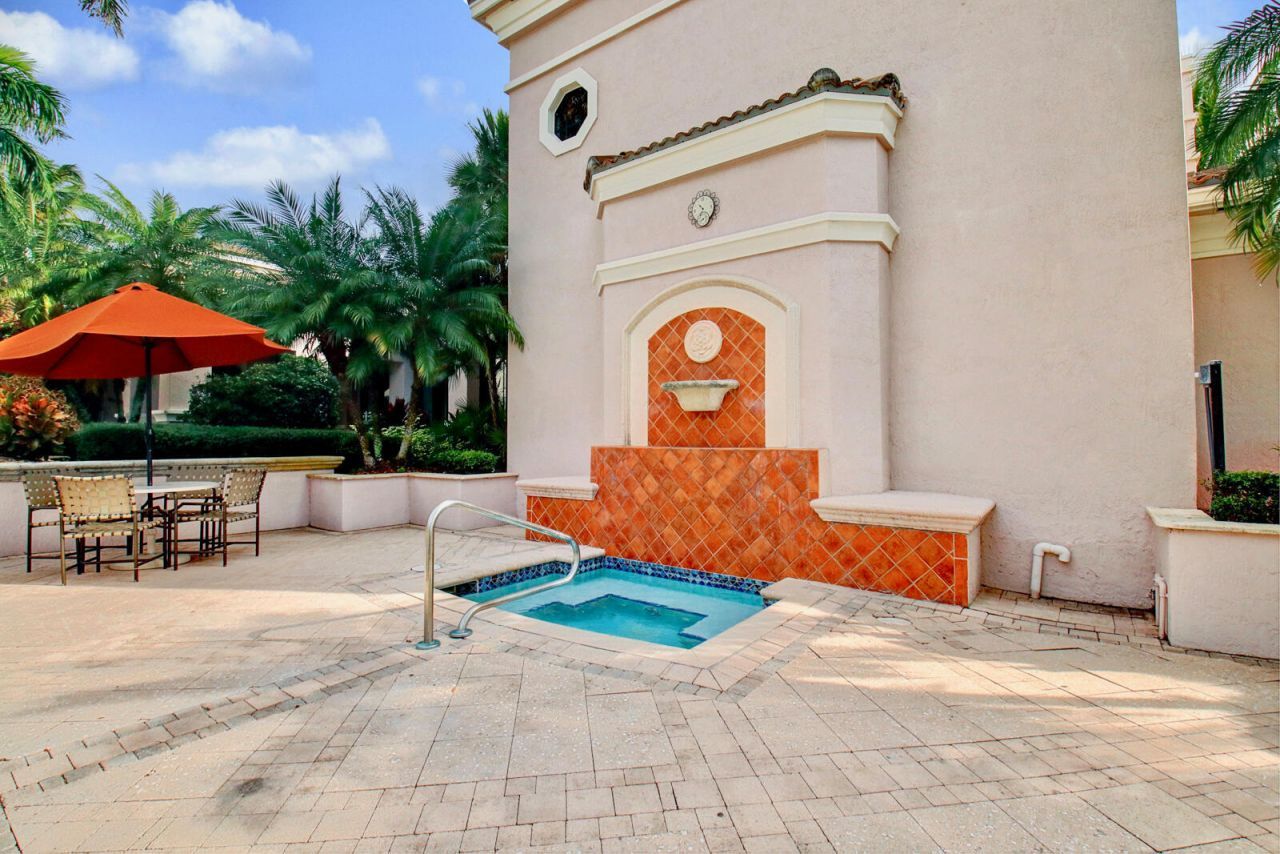 2801 Sarento Place, Unit 304, Palm Beach Gardens, FL 33410 Photo
