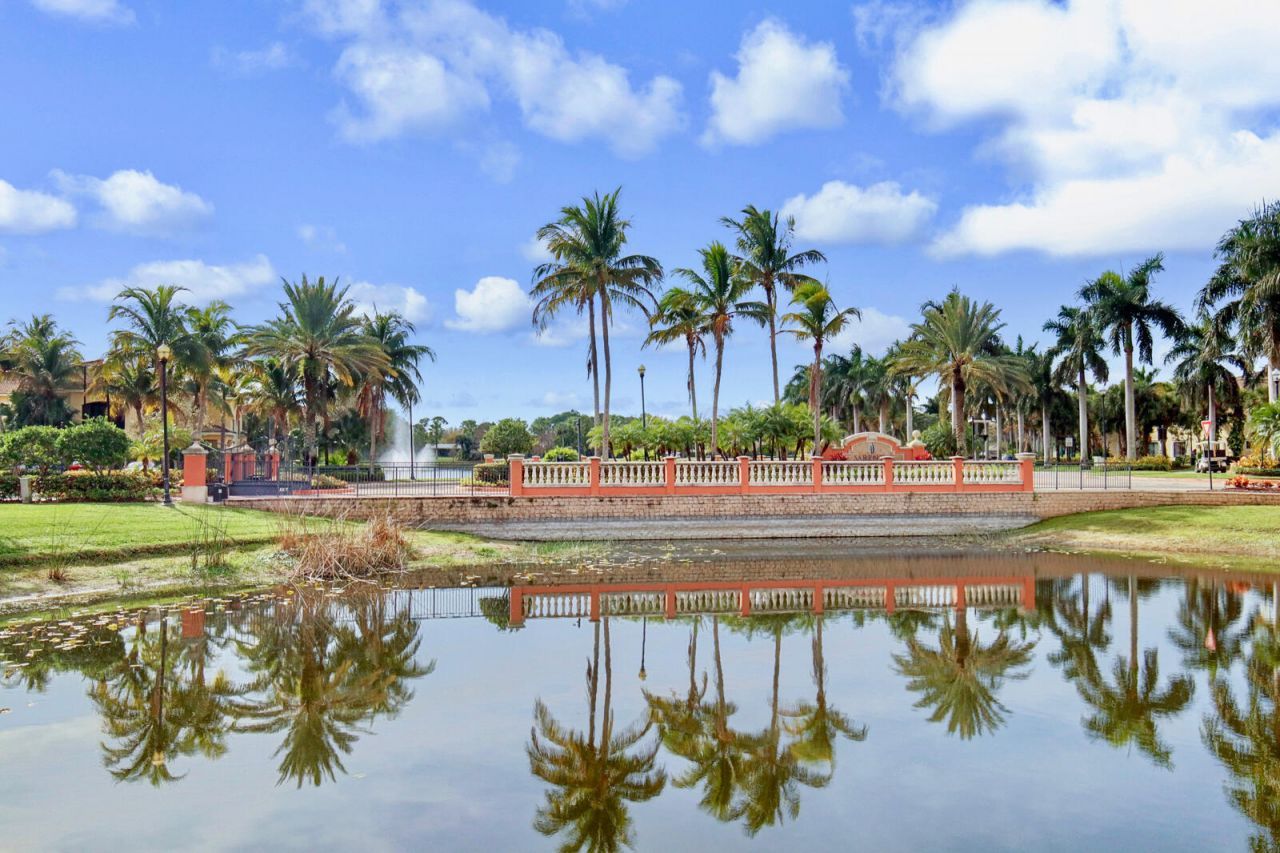 2801 Sarento Place, Unit 304, Palm Beach Gardens, FL 33410 Photo