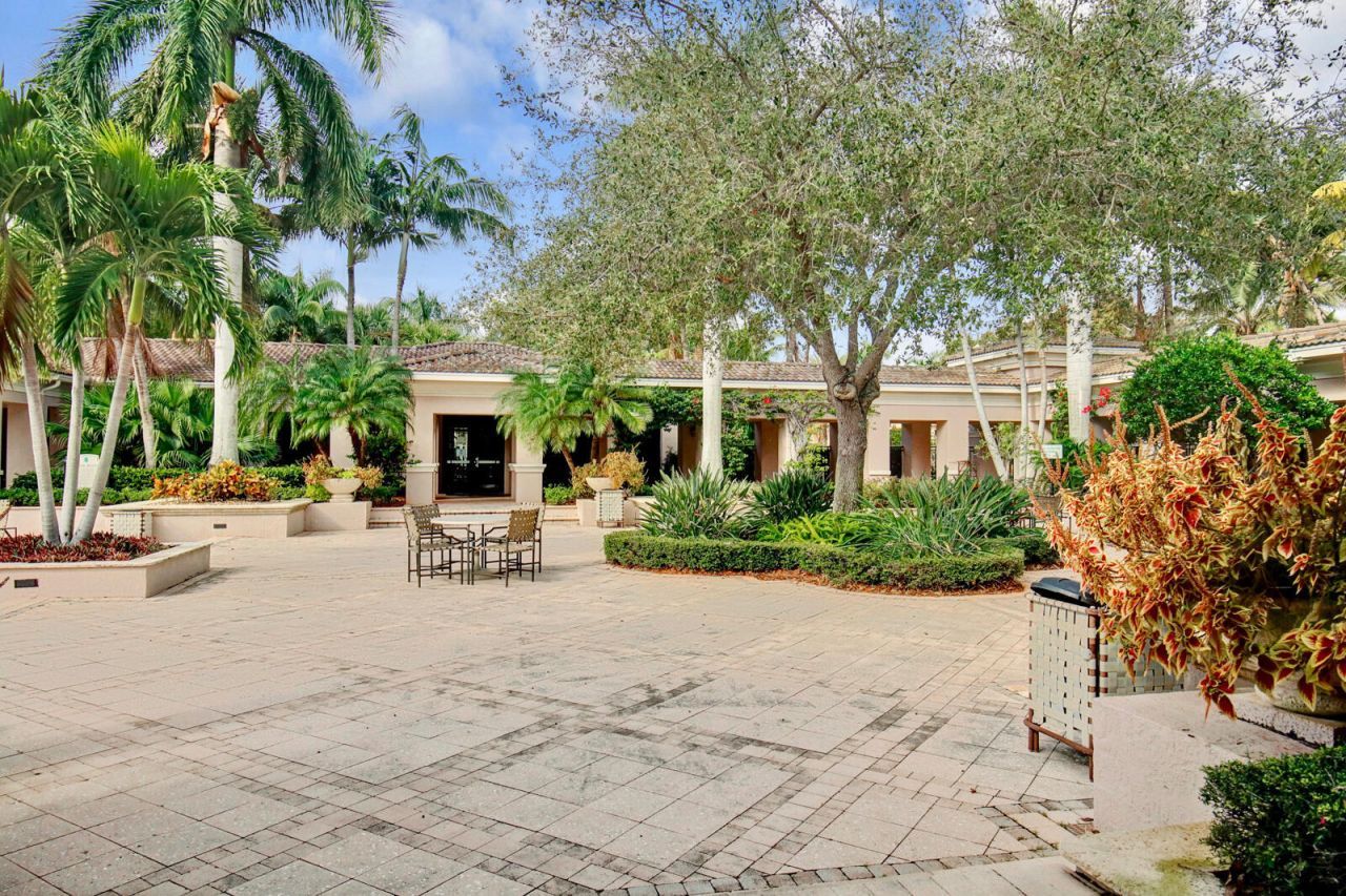 2801 Sarento Place, Unit 304, Palm Beach Gardens, FL 33410 Photo